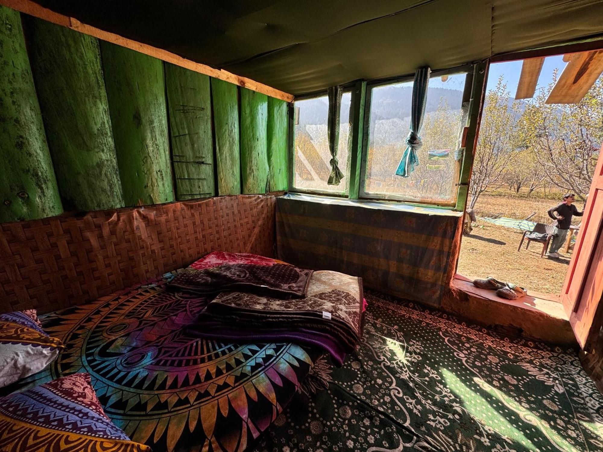 Hotel Hippy Hyde Kalga à Kalgha Extérieur photo